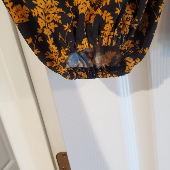 ANN TAYLOR floral blouse - Picture 2 of 7